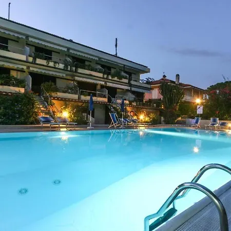 Il Porto 13 E 16 Апартаменты *