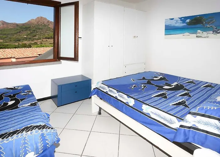 Il Porto 13 E 16 Порт-Аццурро