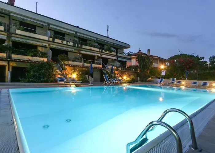 Il Porto 13 E 16 Апартаменты *