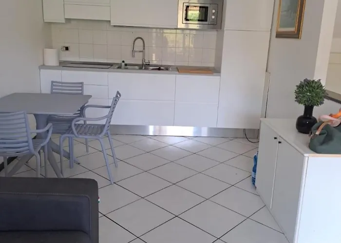 Il Porto 13 E 16 * Порт-Аццурро